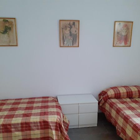 Pau-Pi Apartman Oliva Kültér fotó